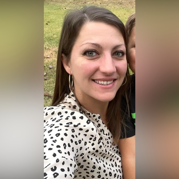 Meet your Posher, Jessica - Picture 2 of 5